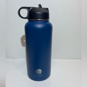 *NEW/UNUSED* ALBOR Insulated Flask / Water Bottle in Blue Color. 32 Oz Capacity